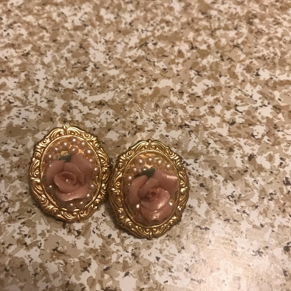 Gold and rose clip on earrings